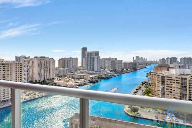 Building Photo - 2602 E Hallandale Beach Blvd