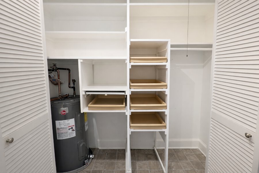 Building Photo - 519 Independence Ave SE