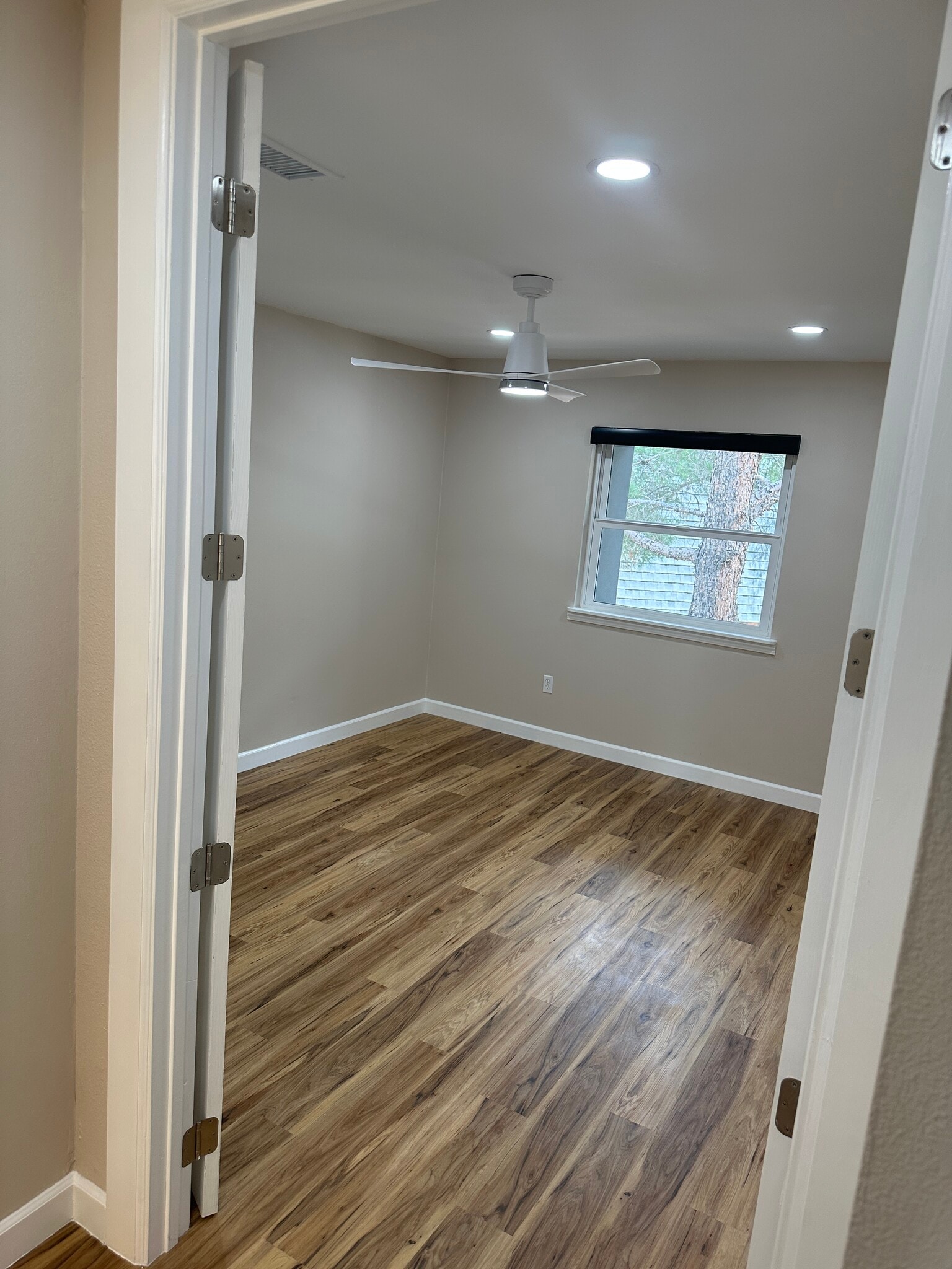 Bedroom - 4800 N Stanton St