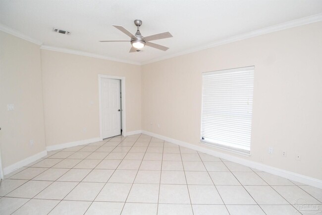 Building Photo - 2563 2nd Ct