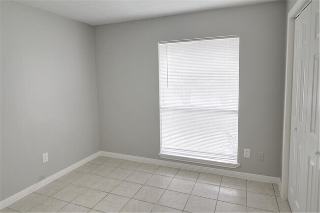 Building Photo - 17095 Kilwinning Dr