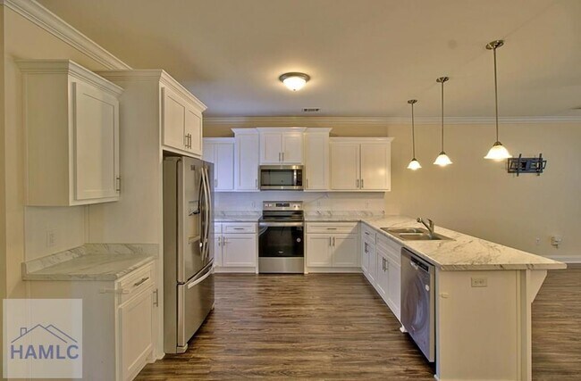 Building Photo - 455 Bluff Rd