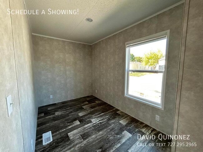 Building Photo - 4614 E Old Trail Rd