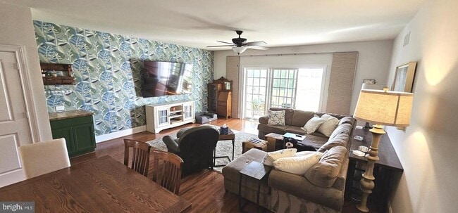 Building Photo - 18834 Bethpage Dr
