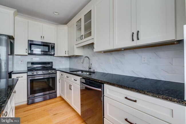 Building Photo - 20780 Dockside Terrace