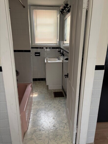 Bathroom - 11 May St