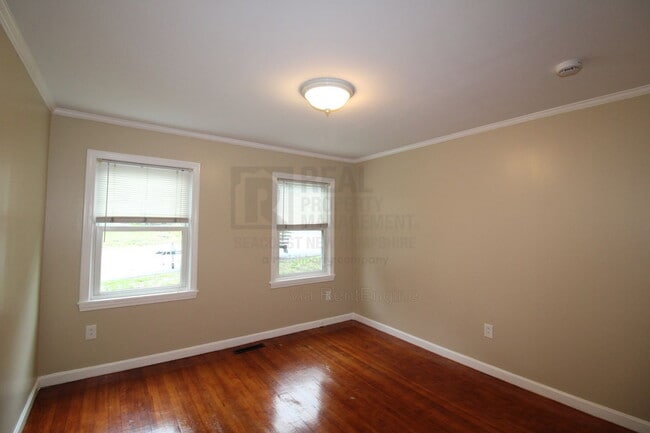 Building Photo - 4 Bicknell St