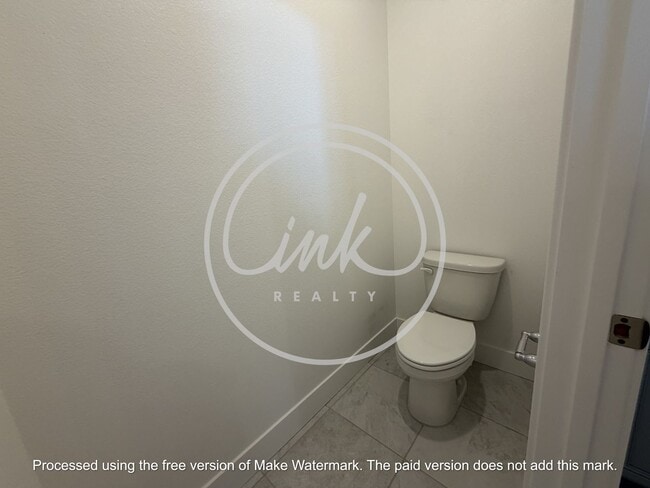Building Photo - Beautiful Newly Built Townhome In Jenuane Community