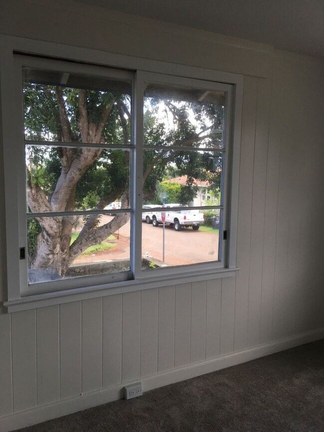 Building Photo - Completely renovated 3 bedroom 2 bath Wahi...