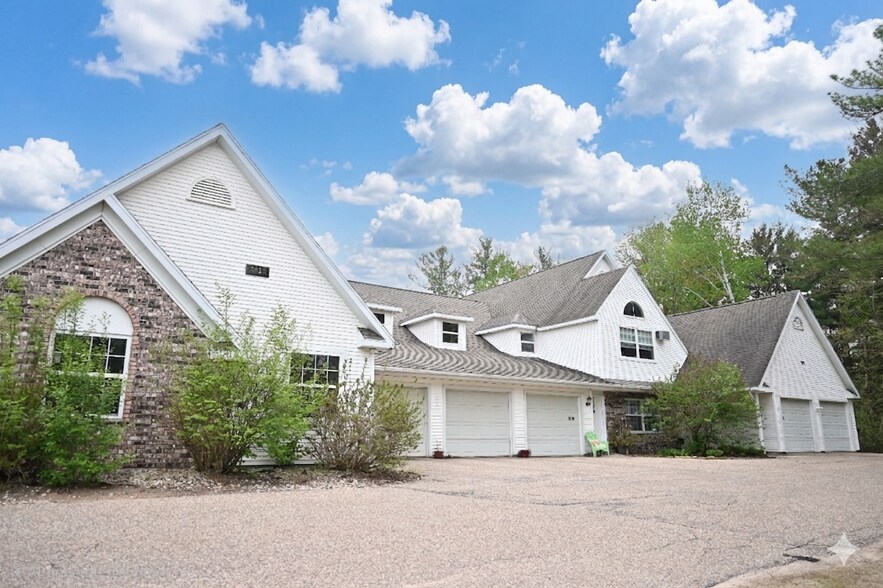 Building Photo - 3325 Echo Dells Ave
