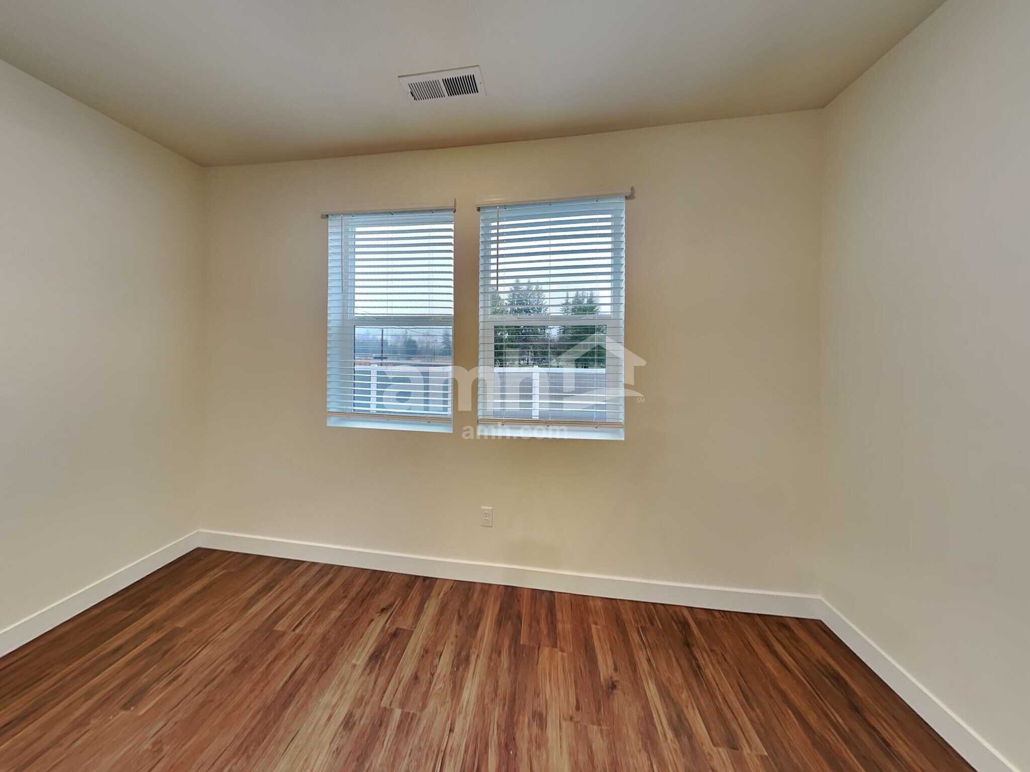 Building Photo - 8405 48th Pl NE