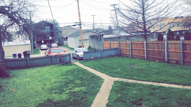 Building Photo - 1515-1517 Summit Street