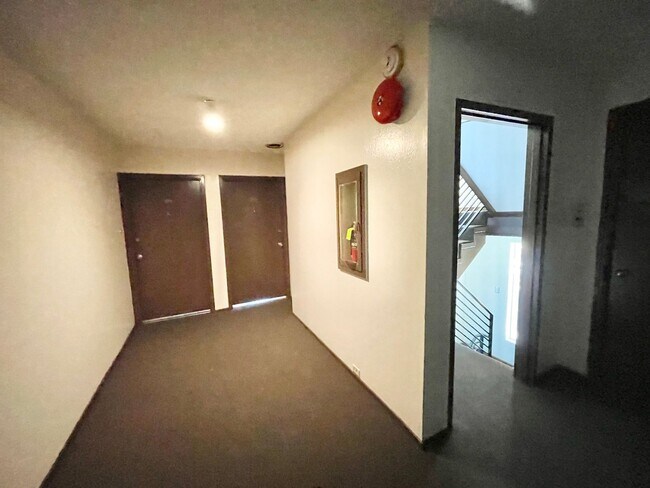 Building Photo - Potrero Hill 1 BR/1BA -  Parking, Laundry,...