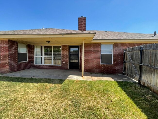 Building Photo - 6508 Albany Ave