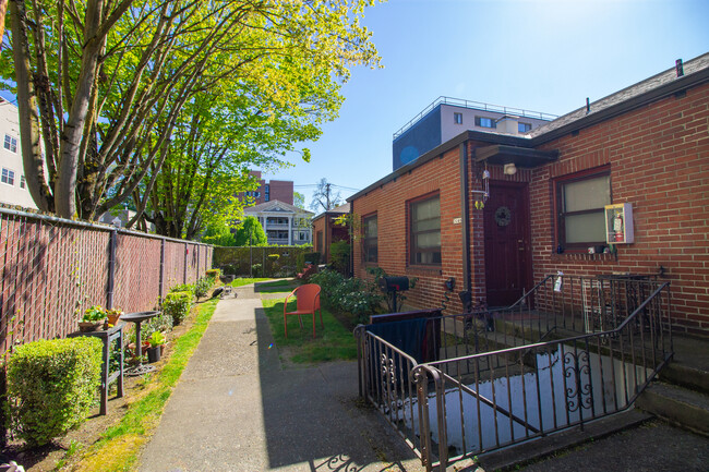 Court Yard - Gardner Court