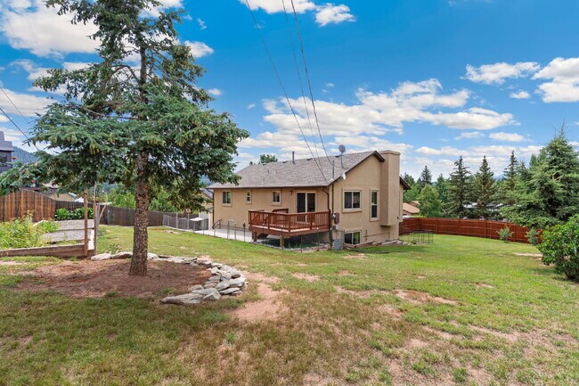 Building Photo - Rare Woodland Park Rental with RV Parking,...