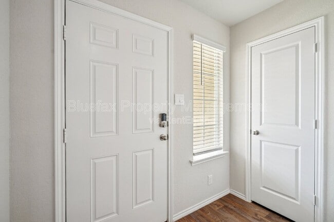 Building Photo - 15419 Puffins