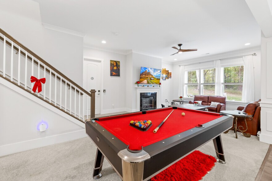 Building Photo - Room in House on Grace Ln