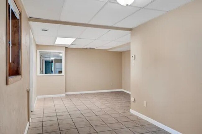 Building Photo - TM - 01 - Cliffside Dr