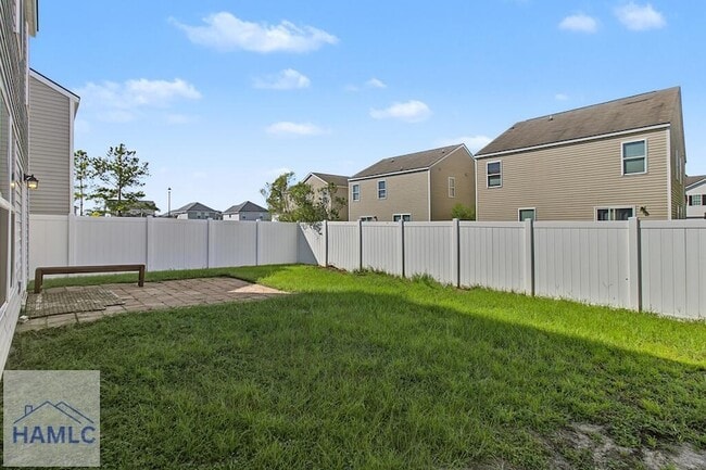 Building Photo - 141 Davila St