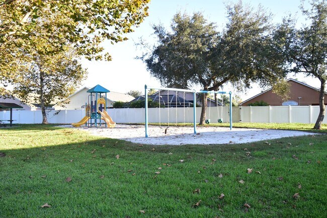 Building Photo - New Listing in Land O'Lakes