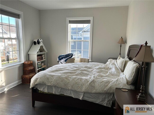 Building Photo - 30 Hamilton Dr