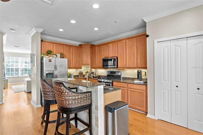 Building Photo - 3023 Pointeview Dr