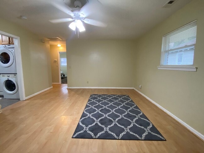 Building Photo - 303 Branham Ave SW