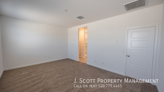Building Photo - 8222 W Clemente Wy