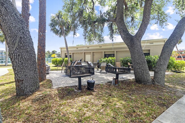 Building Photo - 21280 Brinson Ave