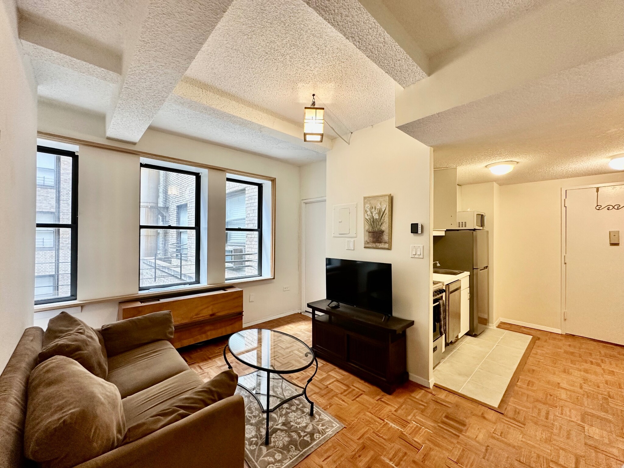 Building Photo - 150 W 51st St