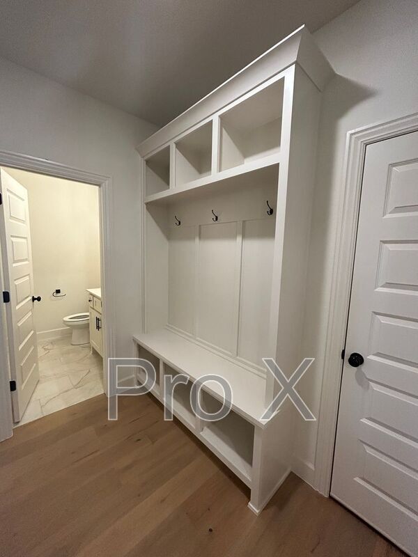 Building Photo - 2004 Charles St