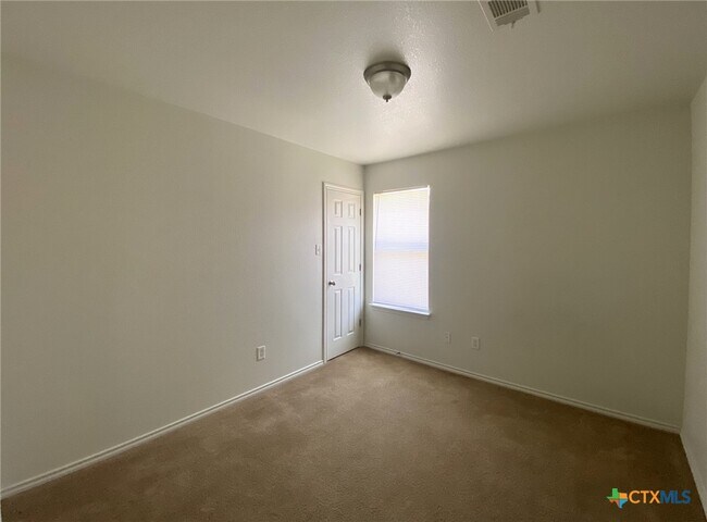 Building Photo - 2802 Ashley Dr