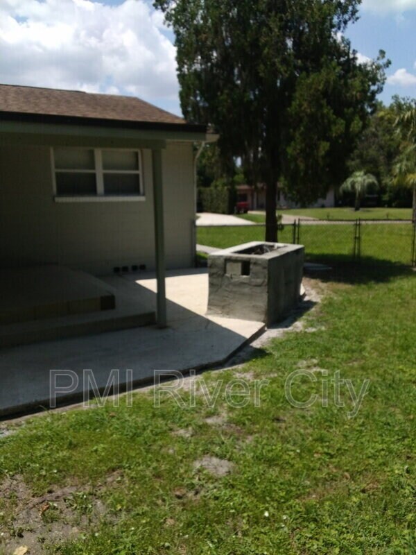Building Photo - 2527 Emily Ln
