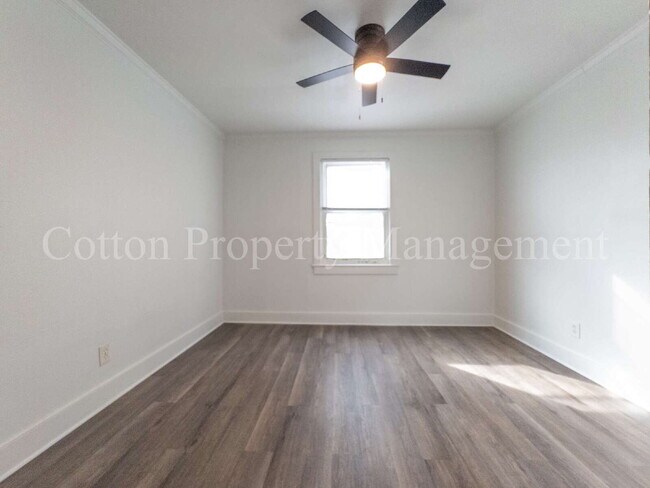 Building Photo - 417 N 13th St