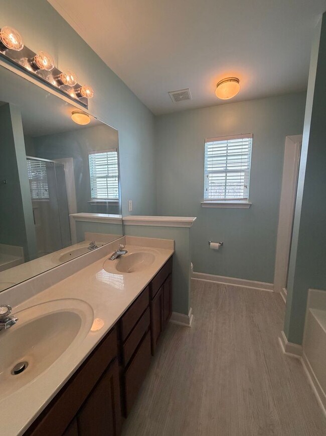 Building Photo - Exclusively Offered By Muse Realty Rentals, LLC