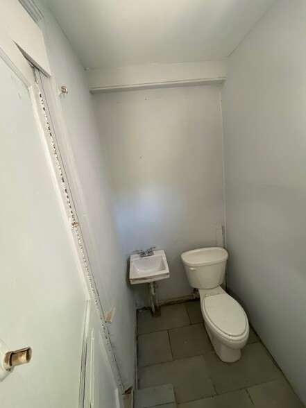 Building Photo - 4551 Mulberry St