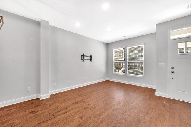 Building Photo - 526 Morrows Turnout Way