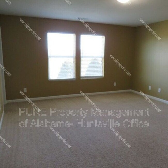 Building Photo - 3312 Lakeland Dr SW