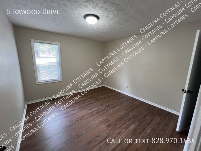 Building Photo - 5 Rawood Dr