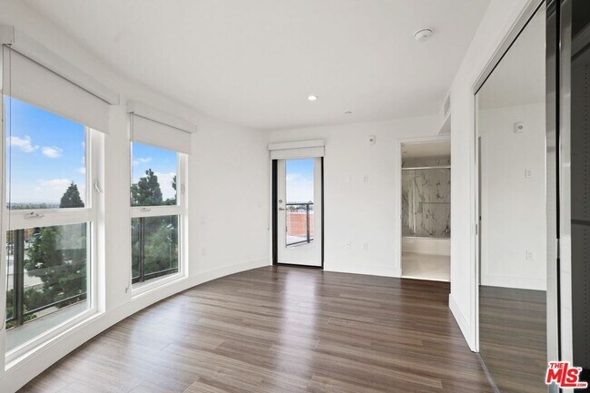 Building Photo - 1539 Purdue Ave