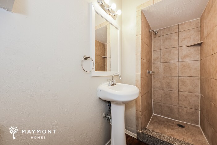 Building Photo - 10424 Muskogee Dr