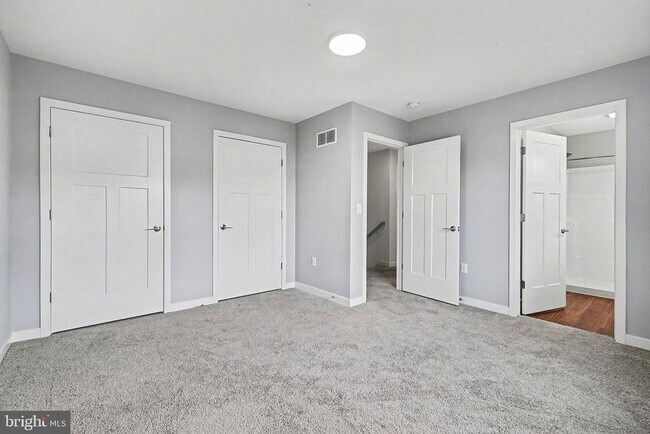 Building Photo - 120 HART Ln