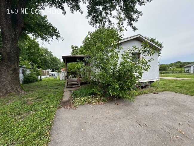 Building Photo - 140 Coachlight Dr