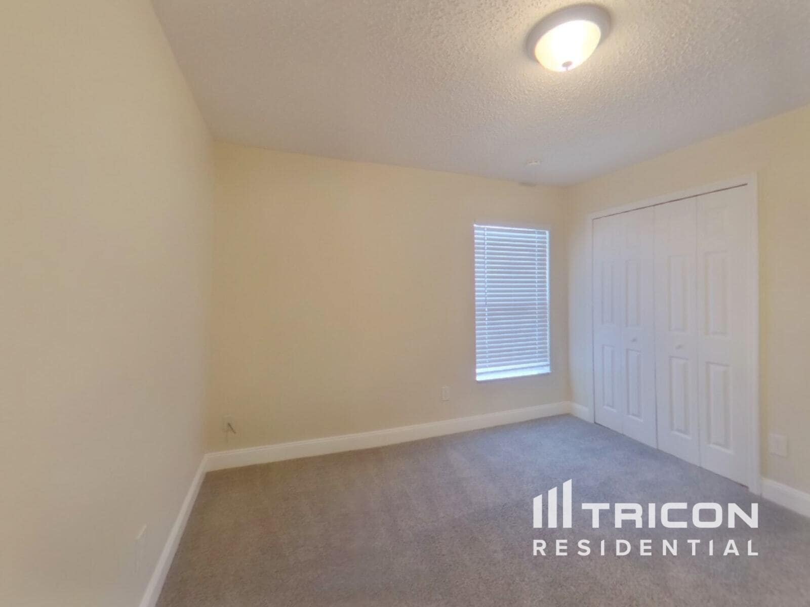 Building Photo - 1074 Worthington Dr