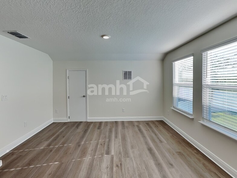 Building Photo - 1044 Heavenly Dr