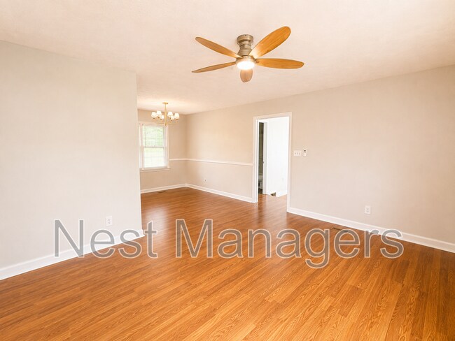 Building Photo - 1506 Swainey Ave