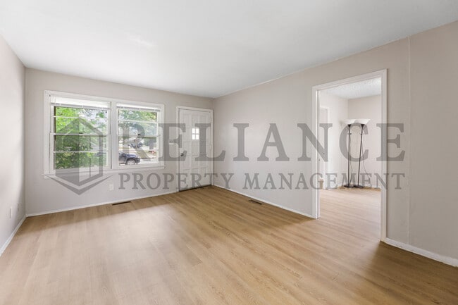 Building Photo - 1462 N Battin St