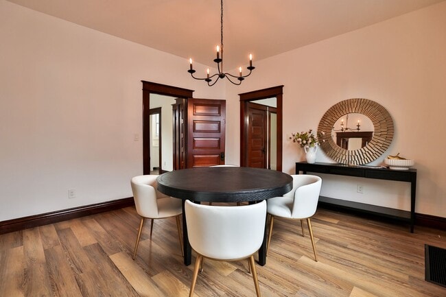 Building Photo - Newly Renovated Single Family Home