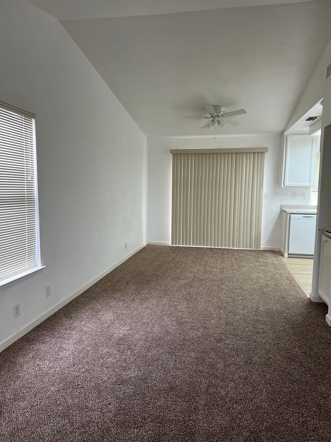 Building Photo - 6650 Birnam St